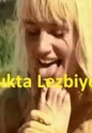 Bataklıkta Lezbiyen Çift Erotik Filmi izle