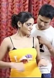 Shruti Bhabhi Hot Yoga Hint Erotik Film izle