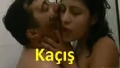 Kaçış Yeşilçam Erotik Filmi izle